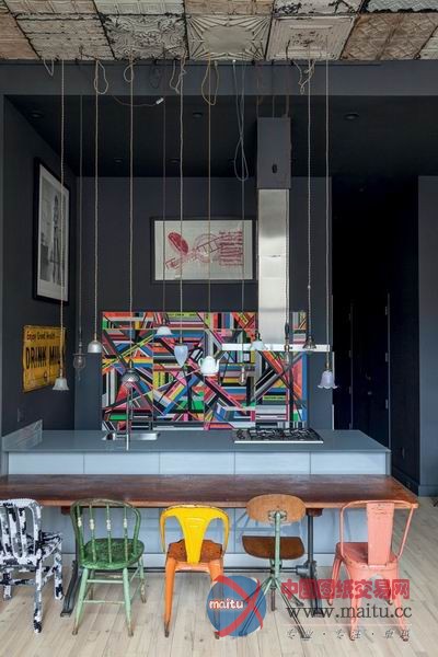 87平混搭风圣保罗CHELSEA阁楼 内饰十分丰富