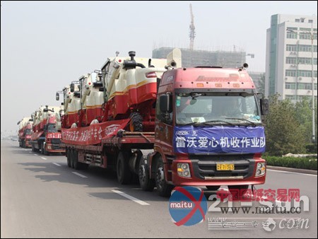 福田雷沃爱心机收队为菏泽贫困户免费收小麦