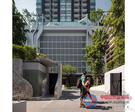 泰国曼谷拥挤城市中一抹绿 森林与空中泳池-筑龙新闻