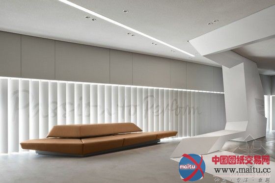 法兰克福德意志银行总部品牌空间展厅-建筑设